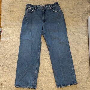 Abercrombie & Fitch 90s High Rise Relaxed Fit Blue Jeans. Size 12s